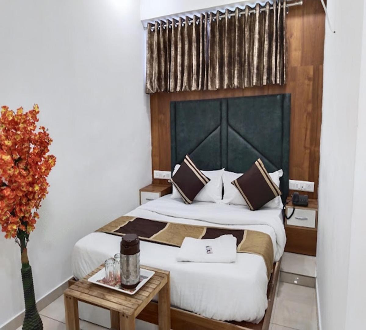 Galaxy Inn Hotel Ahmadabad Zewnętrze zdjęcie